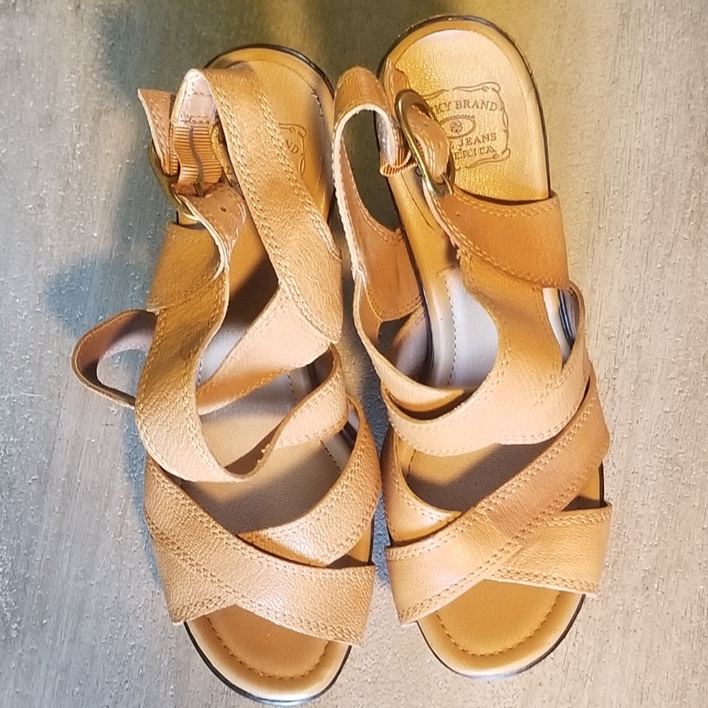 Lucky Brand Leather Strappy Nail Head Trim 10
